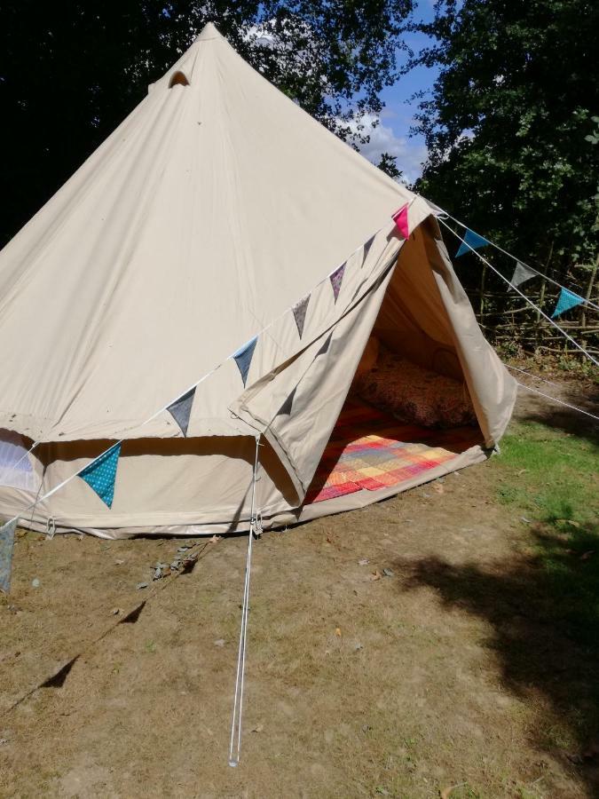 Отель 7 Valleys Camping Flers  Экстерьер фото