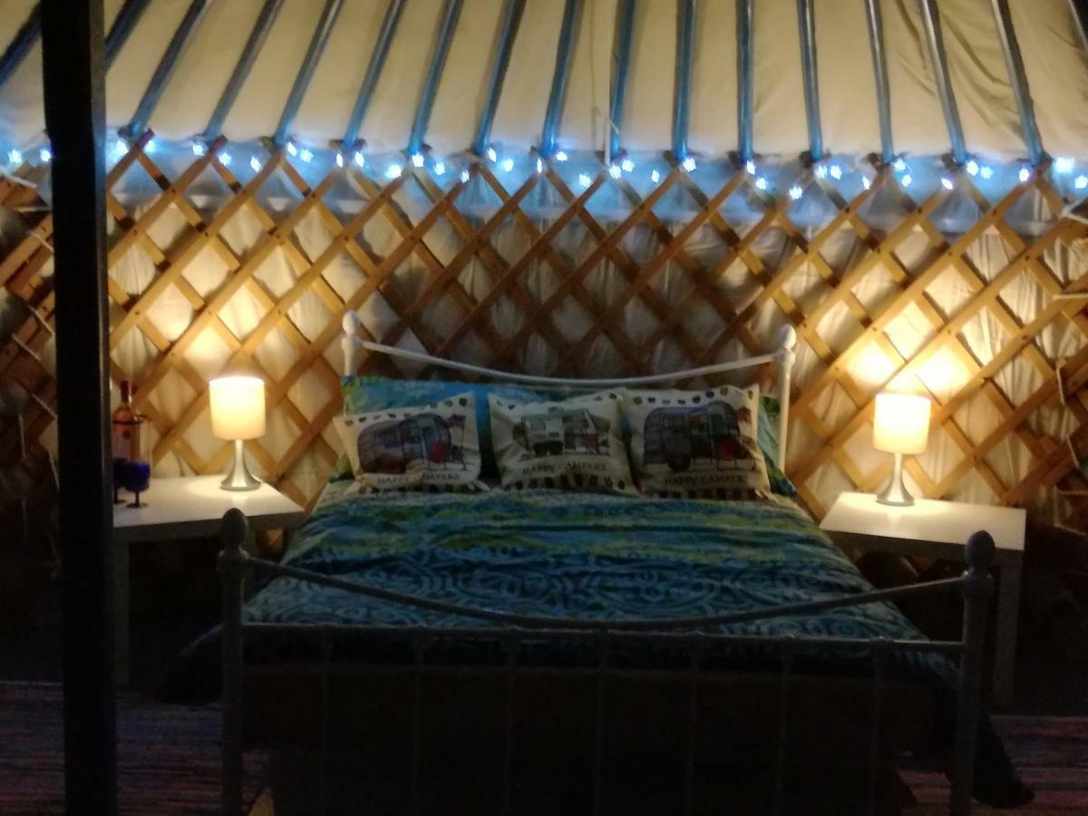 Отель 7 Valleys Camping Flers  Экстерьер фото
