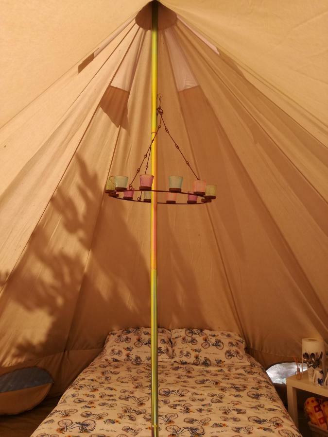 Отель 7 Valleys Camping Flers  Экстерьер фото