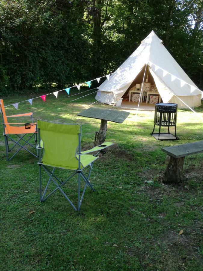 Отель 7 Valleys Camping Flers  Экстерьер фото